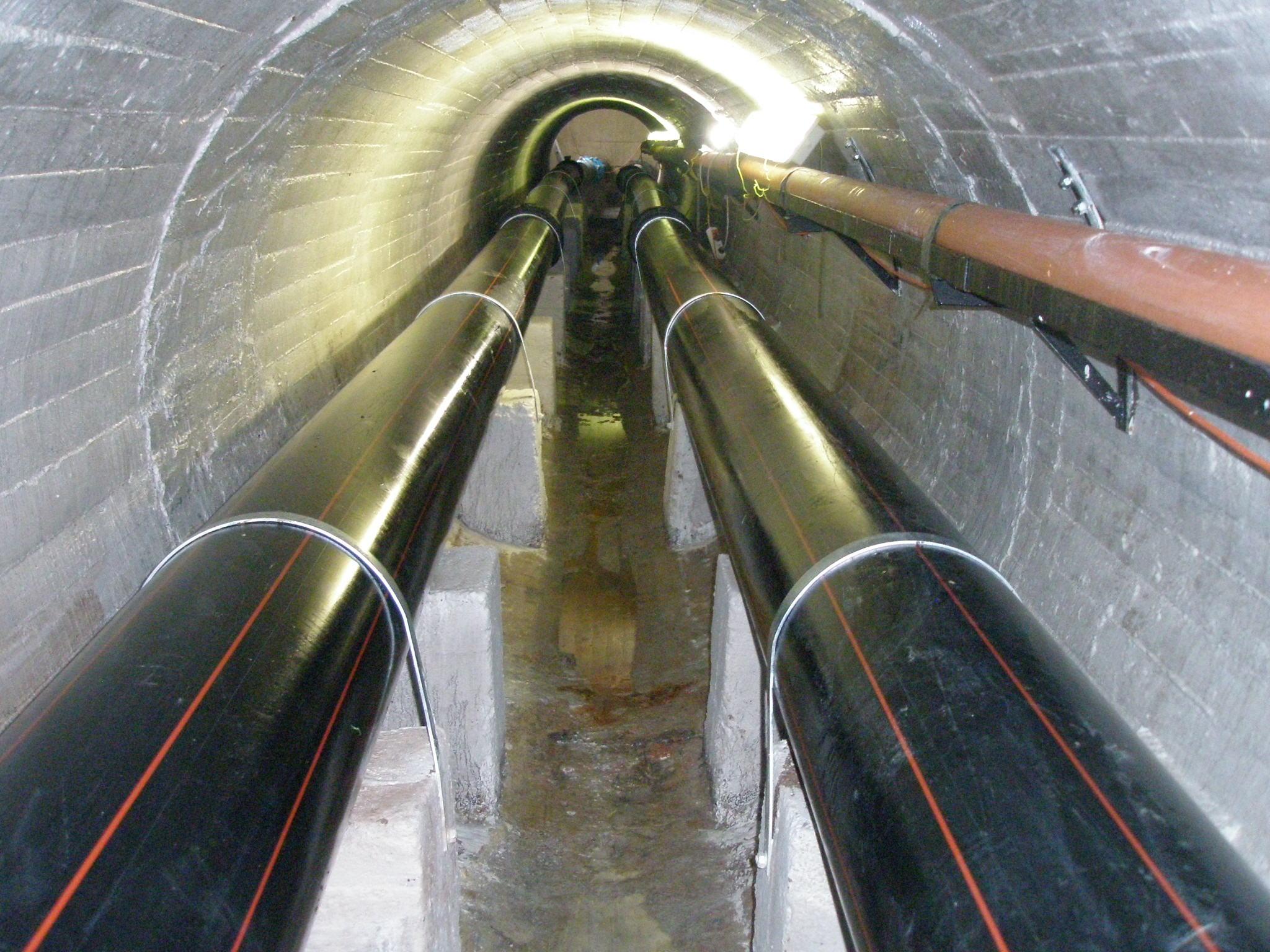 Kolektor pod tratí realizace 1